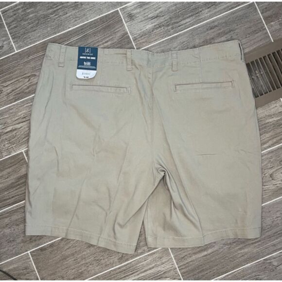 Shorts khaki color. Nice dress or play shorts. anywhere else you want to go. Siz - Picture 11 of 16